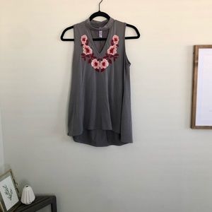 Francesca’s Alya brand Gray Embroidered sleeveless top with cut out